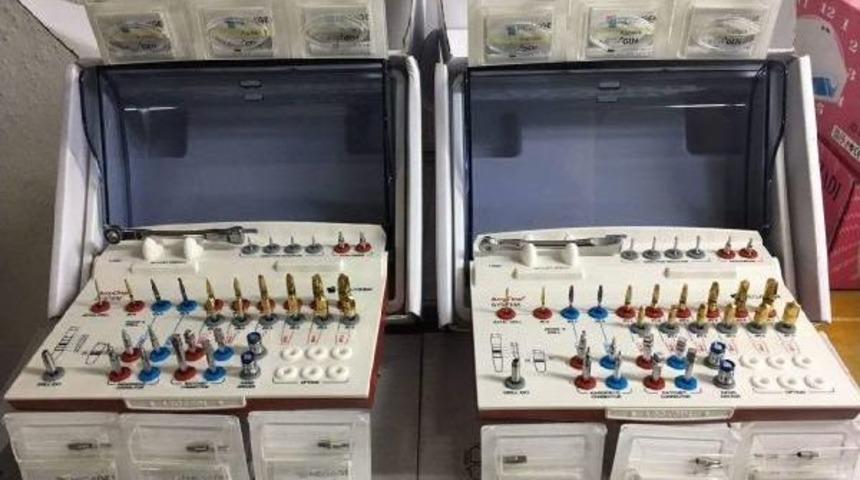 İzmir'de Ka&ccedil;ak Diş Malzemesi Operasyonunda 4 G&ouml;zaltı