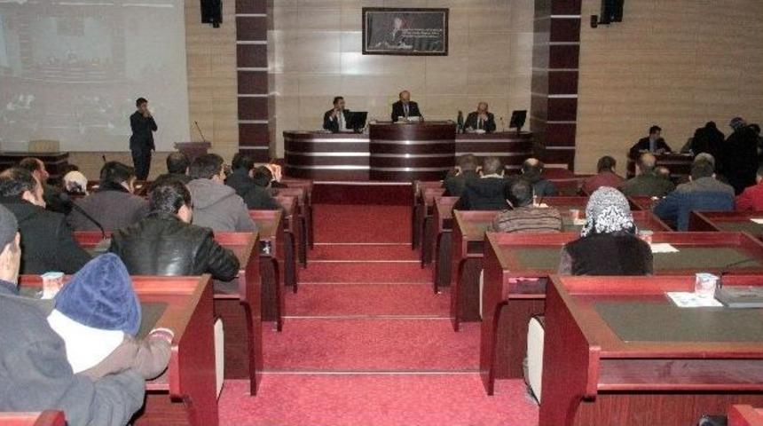 Halk G&uuml;n&uuml; Toplantısında Dar Gelirli Aileler Validen Aş, İş İstedi