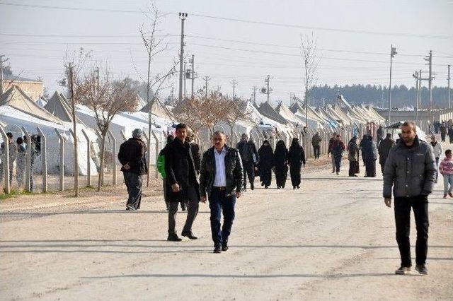 Suriyeli Mültecilerin Yeni Çadır Sevinci