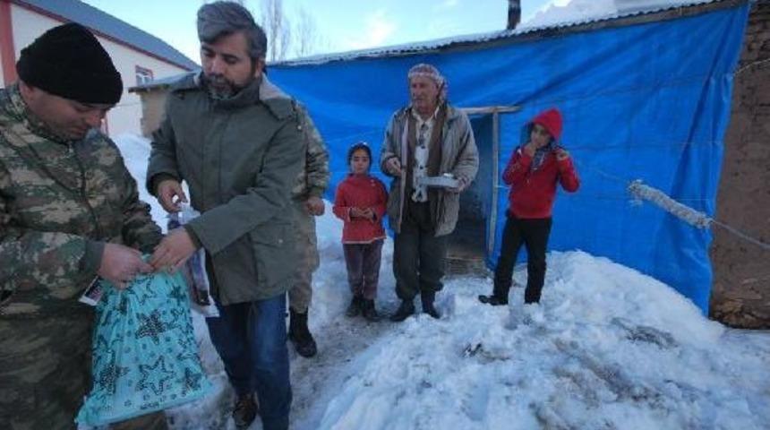 Y&uuml;ksekovalı &Ouml;ğrencilere Kırtasiye Yardımı