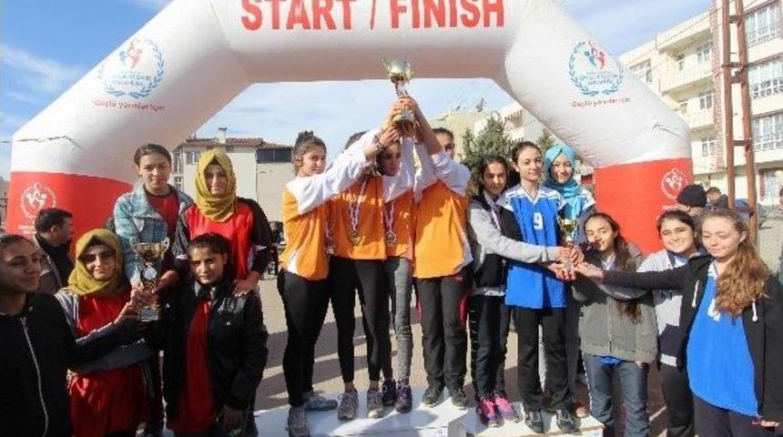 Okul Sporları Atletizm Yarışmaları Sona Erdi