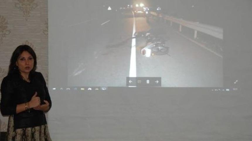 Eşinin Ge&ccedil;irdiği Kazadaki Soru İşaretlerini Arıyor