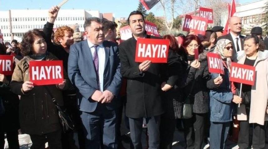 Niğde Chp &lsquo;ayağa Kalkıyoruz&rsquo; Sloganıyla Meydanlarda