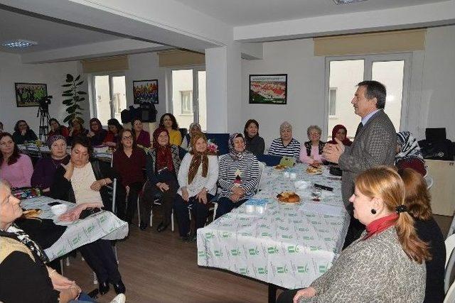 Başkan Ataç Belde Evi Kursiyerleriyle Buluştu