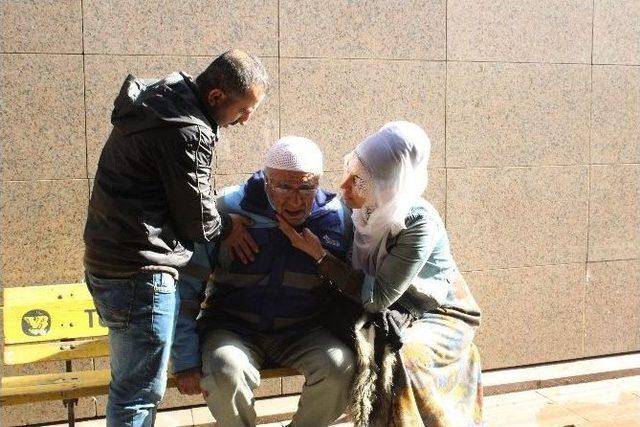 İzmir’de Vahşi Cinayete Kurban Giden Ailenin Cenazeleri Yakınları Tarafından Alındı 2