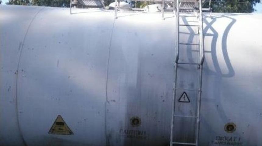 Liseli Kızlar Selfie &Ccedil;ekerken Elektrik Akımına Kapıldılar