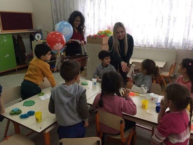 Kardeş Okula Dönem Sonu Hediyesi Gönderdiler