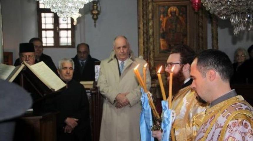 G&ouml;k&ccedil;eada'da Metropolit Kirilios I&ccedil;in Isim Ayini D&uuml;zenlendi