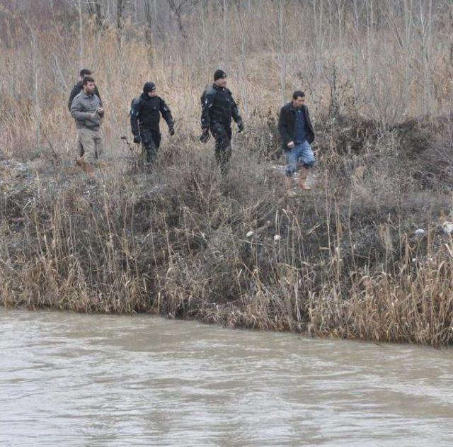 Otomobili Bulundu, Kendisi Kayıp (2)