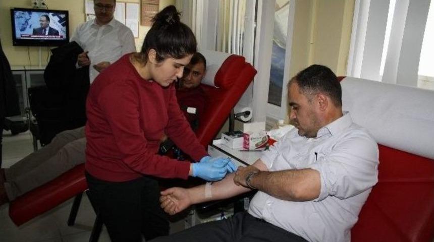 Memur-sen Kan Bağışladı