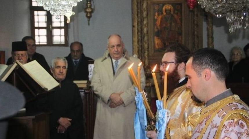 Metropolit İ&ccedil;in İsim Ayini D&uuml;zenlendi