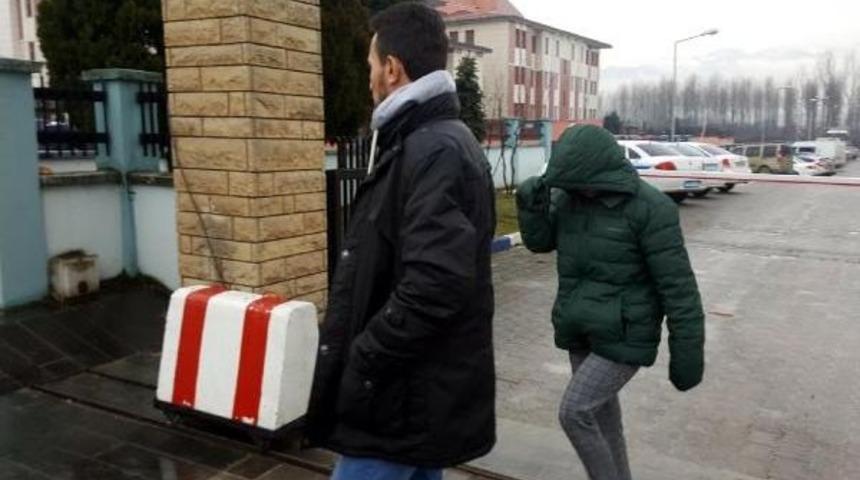 D&uuml;zce'de Elektronik Eşya Hırsızları Yakalandı