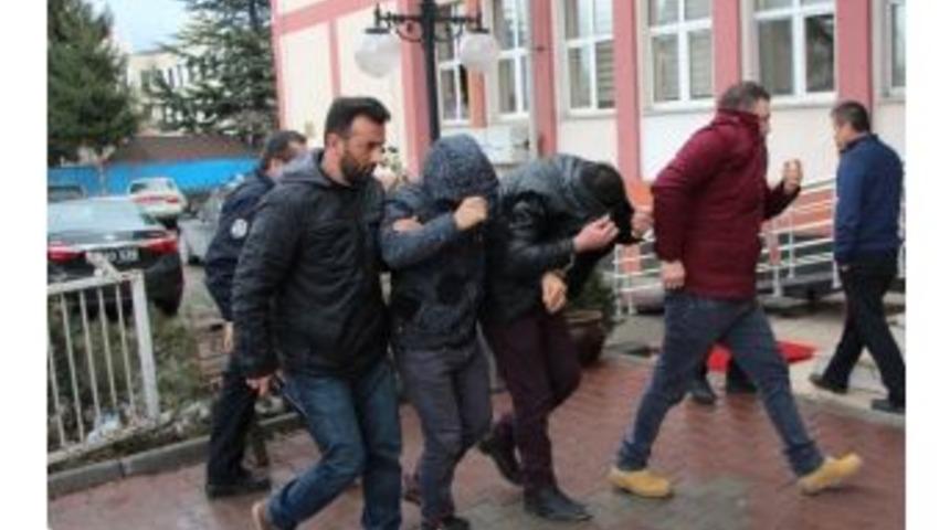 İnşaattan Demir &Ccedil;alan 3 Kişi Adliyeye Sevk Edildi