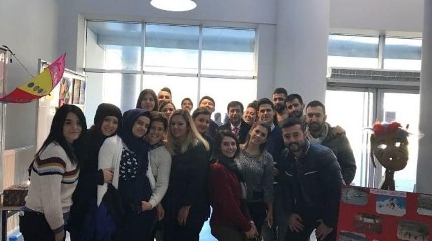 Geleceğin &Ouml;ğretmen Adaylarından Materyal Sergisi