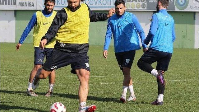 Manisa Büyükşehir, Yomraspor’a Kilitlendi