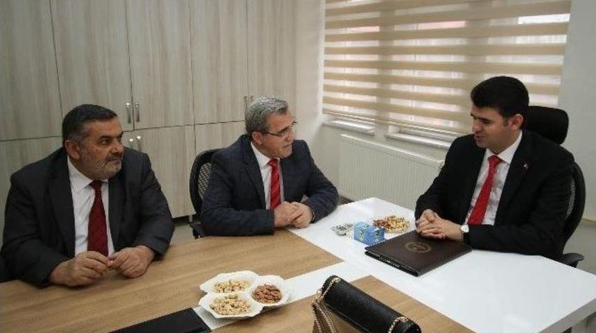Meclis &Uuml;yelerinden Yeni Atanan Kaymakam&rsquo;a Ziyaret
