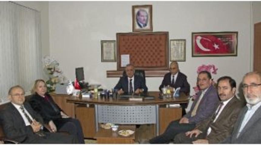 Rekt&ouml;r &Ccedil;omaklı &ldquo;gelişen &Ccedil;ağa Uyum Sağlıyoruz&rdquo;