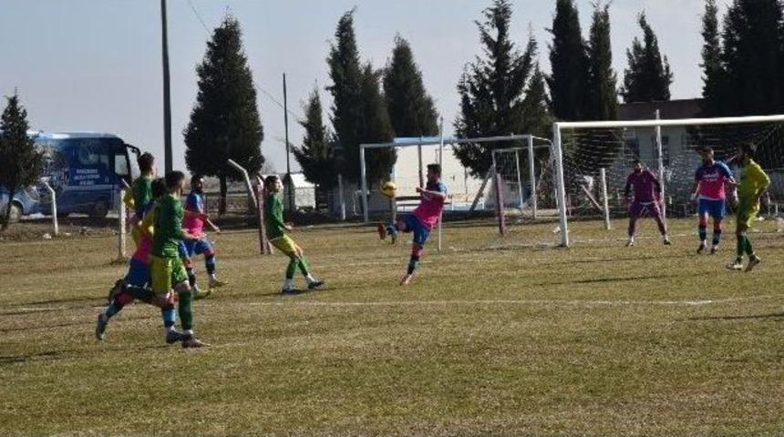 Yunusemre Belediyespor, Karaağa&ccedil;lı&rsquo;yı Mağlup Etti