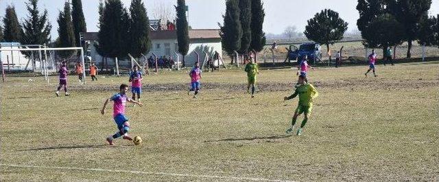 Yunusemre Belediyespor, Karaağa&ccedil;lı&rsquo;yı Mağlup Etti 1