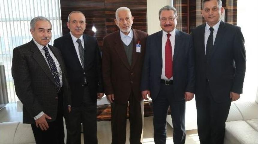 Er&uuml; Rekt&ouml;r&uuml; Prof. Dr. Muhammet G&uuml;ven, Hayırsever Ziyaretlerine Devam Ediyor