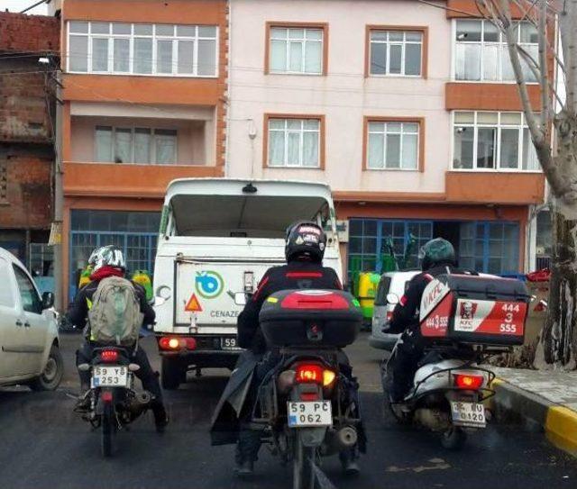 Öldürülen Oğlu Için Hastaneye Giderken Motosikletliye Çarpıp Ölümüne Neden Olan Sürücü Serbest Kaldı(2)