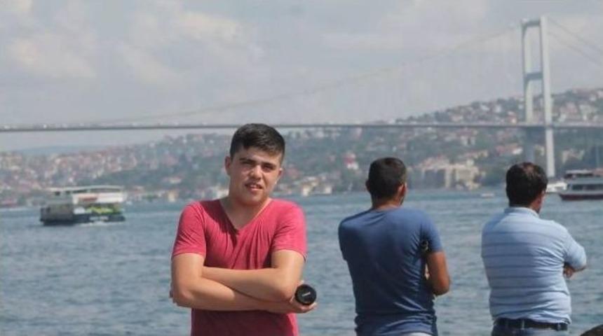 Silahlı Saldırıda Hayatını Kaybeden Gencin Cenaze Namazı Kılındı