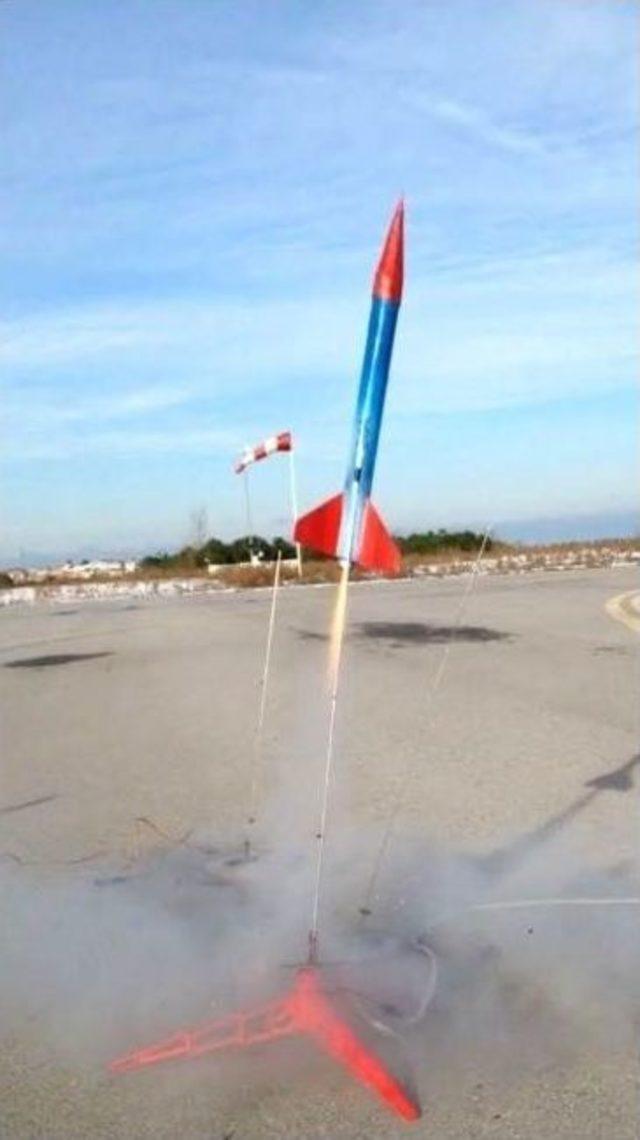 Omü’lü Öğrenciler Elif’in Anısına Roket Fırlattı 2