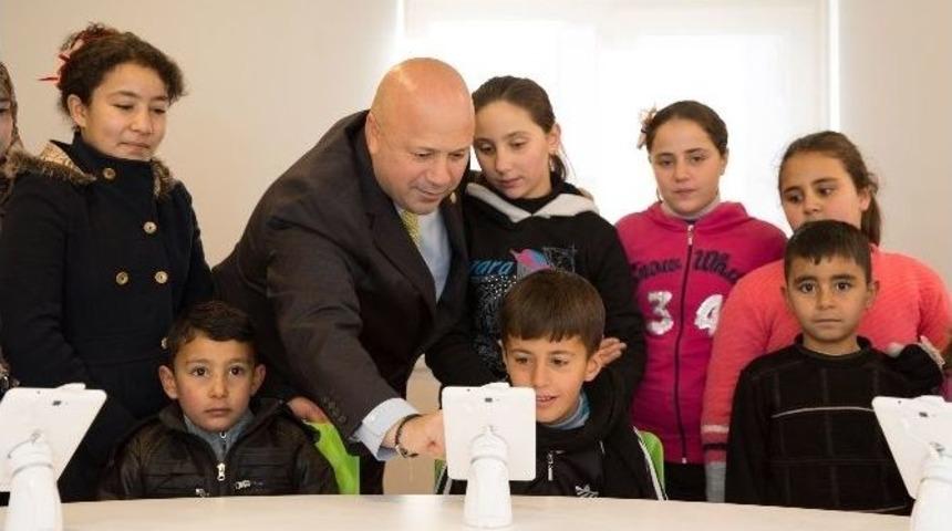 Terzioğlu: "suriyeliler Yeni Hayatlarına Turkcell&rsquo;le Uyum Sağlıyor"