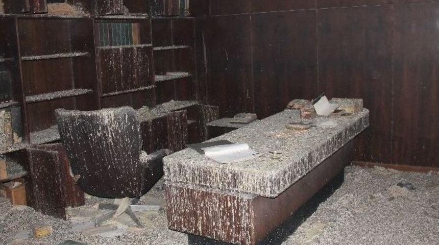 Kullanılmayan Tekstil Ofisinde 5 Tabanca Bulundu