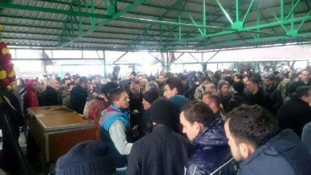 İş Kazasında &Ouml;len Maden Iş&ccedil;isi Toprağa Verildi 1