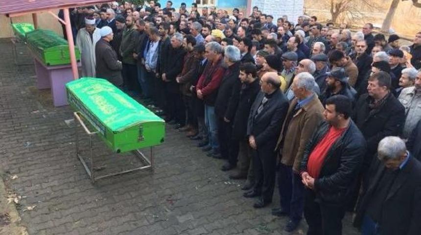 İzmir'de Aynı Aileden 4 Kişiyi &Ouml;ld&uuml;ren Ş&uuml;pheli Intihar Etti (5)