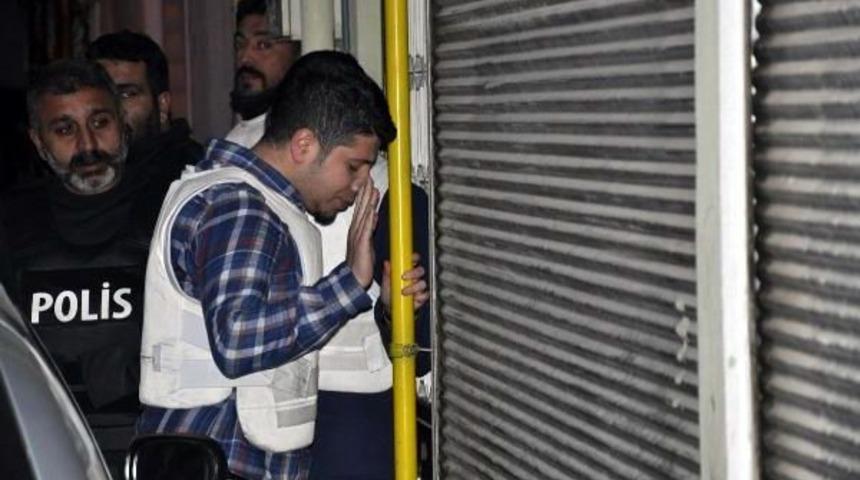 Komşularını Rehin Aldı, 2 Saatte Ikna Edildi - Yeniden