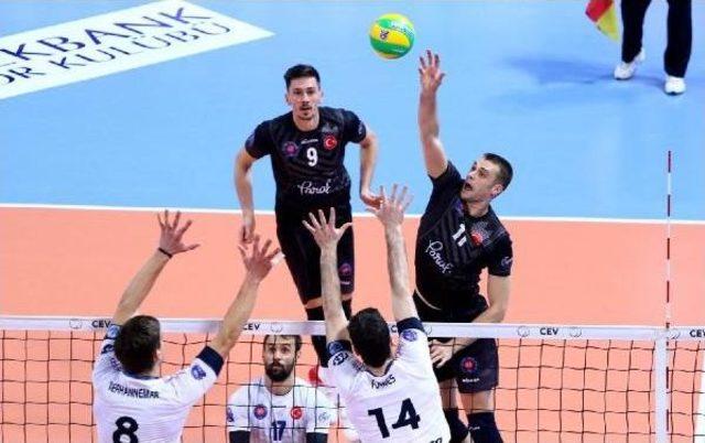 Halkbank Evinde Kaybetti