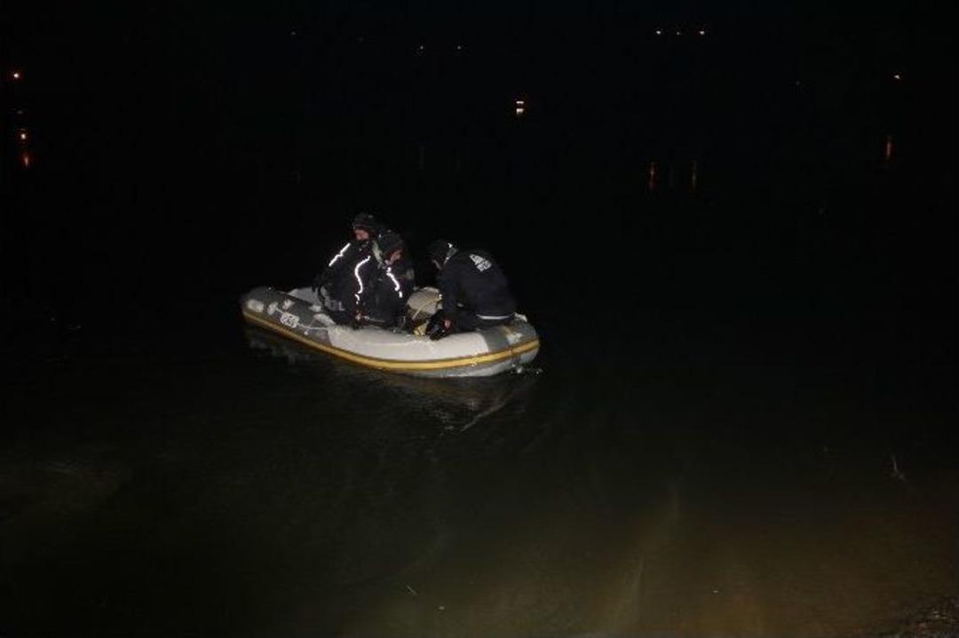 Buz Tutan Barajda Kayboldu