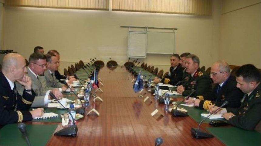 Genelkurmay Başkanı Hulusi Akar, Br&uuml;ksel&rsquo;de Askeri Temaslarda Bulundu