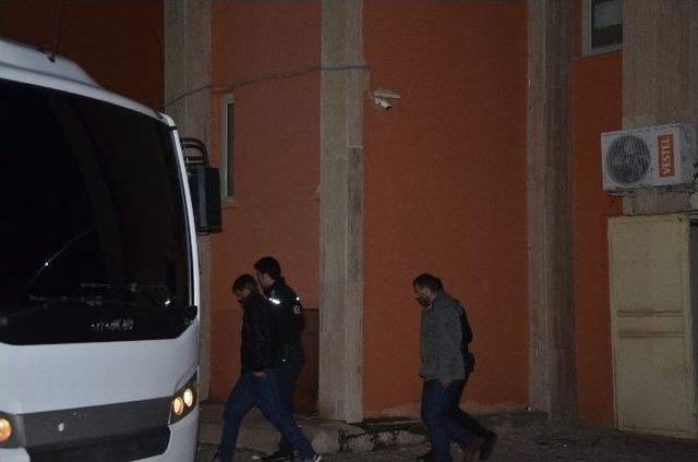 Aralarında Polislerinde Bulunduğu 14 Şahıs Kaçakçılıktan Tutuklandı