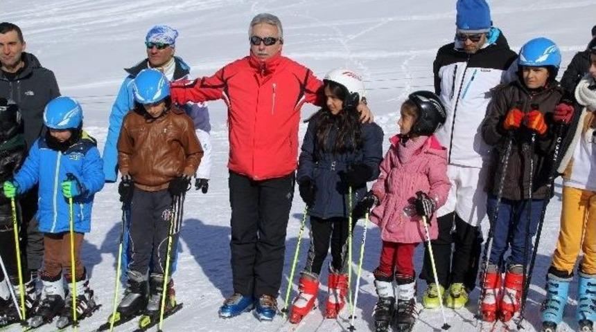 Vali Toprak&rsquo;tan Kayakseverlere Davet