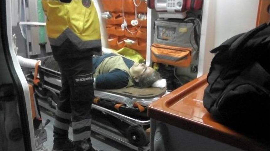 Kulu&rsquo;da Motosiklet Yayaya &Ccedil;arptı: 2 Yaralı