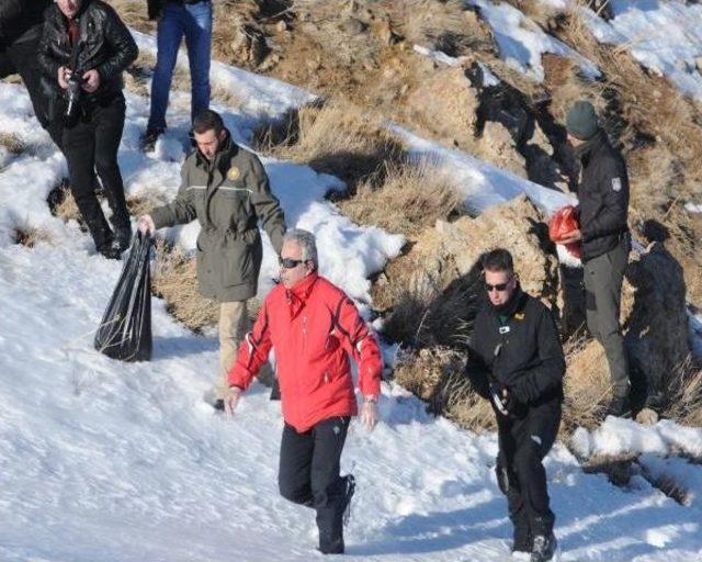 Hakkari Protokolü, 2 Bin 800 Metrede Dogaya Yem Bıraktı