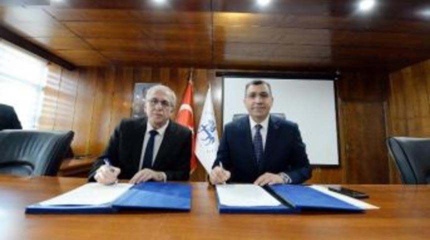 Nevvar Salih İşg&ouml;ren Vakfından 100 &Uuml;niversite &Ouml;ğrencisine Burs