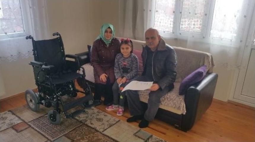 Engelli Minik Sena Teşekk&uuml;r&uuml;n&uuml; Resimle Anlattı