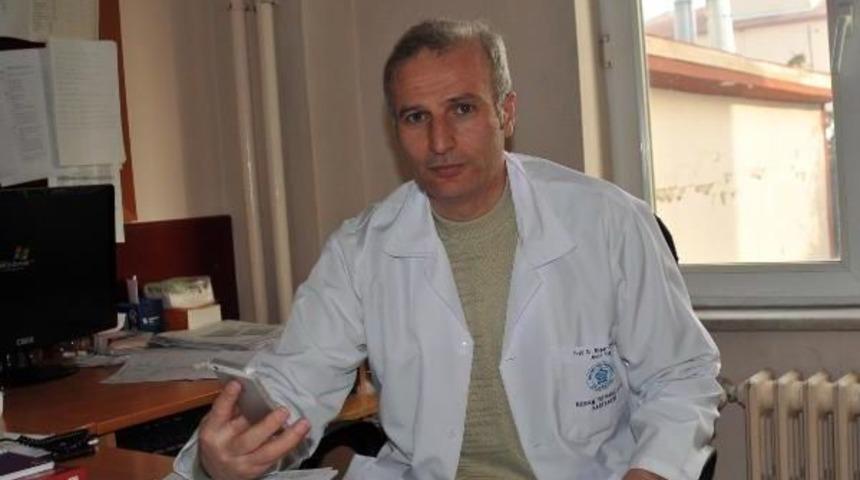 Acil Tıp Uzmanı Cander: Sağlık&ccedil;ının Cep Telefonundan Y&ouml;nlendirmesiyle Hayat Kurtarılabilir