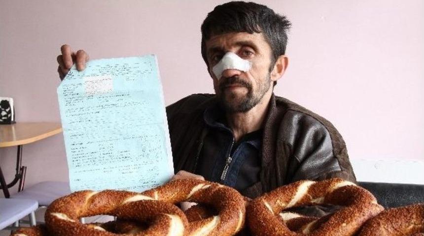 Simit&ccedil;iye, &rsquo;benim İ&ccedil;in Simit Satacaksın&rsquo; Dayağı