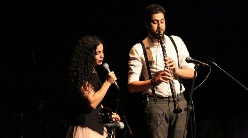 Emel Mathlouthi Ve Serkan &Ccedil;ağrı Nil&uuml;ferlilerle Buluştu