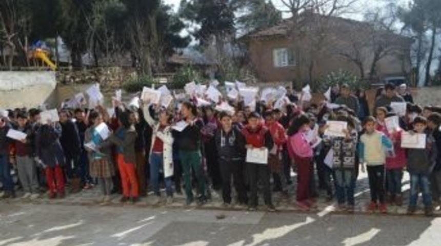 Kula&rsquo;da 7 Binden Fazla &Ouml;ğrenci Karne Alacak