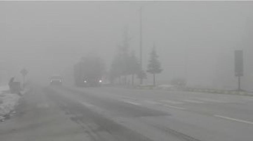 Kulu’da Yoğun Sis Trafiği Olumsuz Etkiliyor