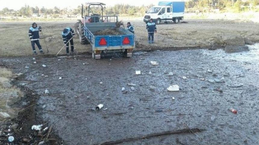 Baraj G&ouml;l&uuml;nde &Ccedil;evre Temizliği