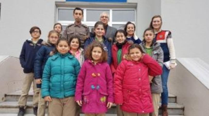 İlkokul &Ouml;ğrencilerinden G&uuml;venlik G&uuml;&ccedil;lerine Ziyaret