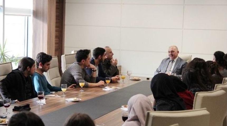 &ldquo;4. Adliye G&uuml;nleri&rdquo; Projesi, &Ouml;ğrencilere Y&ouml;n Veriyor