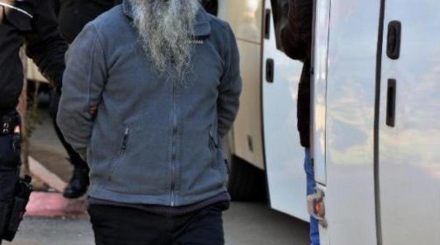 Adliyeye Sevk Edilen Deaş'lılara 'vatan Hainleri' Tepkisi